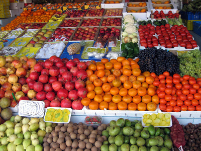 缤纷果市 探访多样水果的销售世界